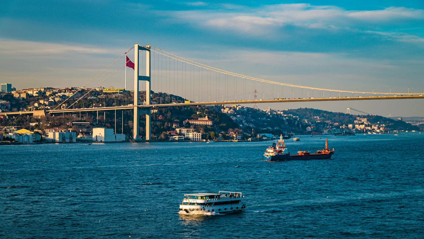Kadıköy kıyısından İstanbul Boğazı